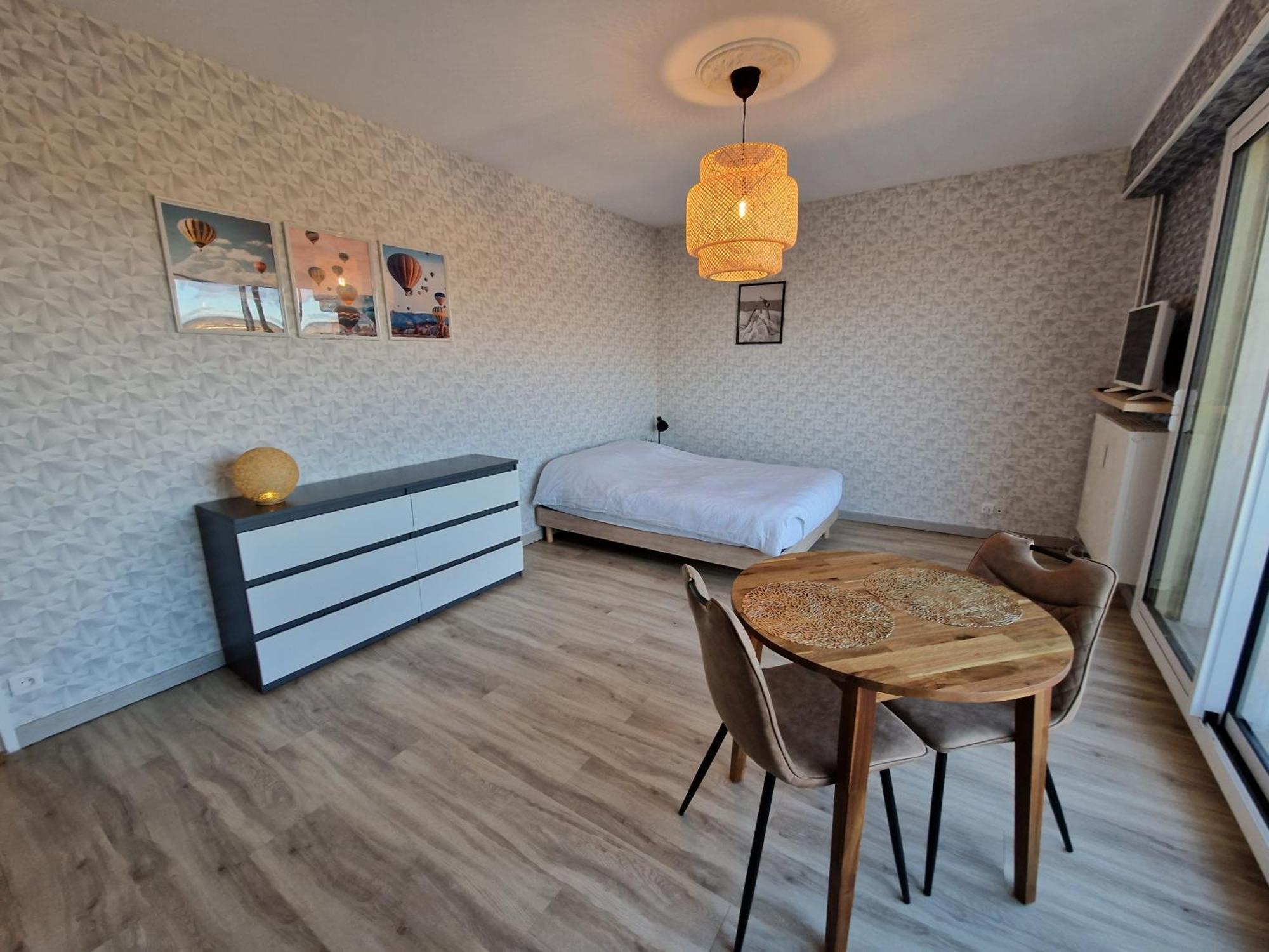 Studio Avenue De Champagne Еперне Екстериор снимка